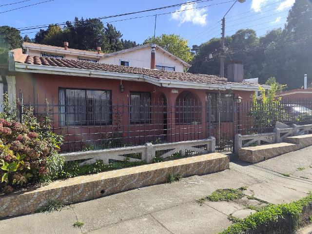 VENDO AMPLIA CASA EN HIGUERAS, TALCAHUANO