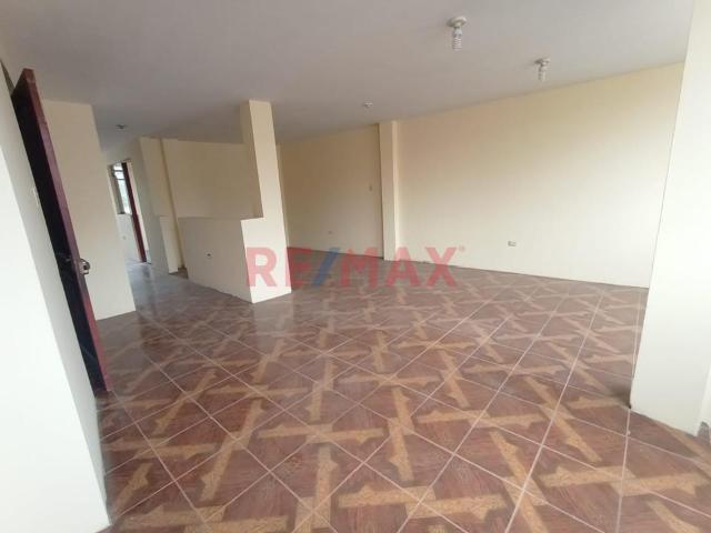 Vendo Amplia Propiedad De 4 Pisos De 428M² Con Piscina Y Jardín