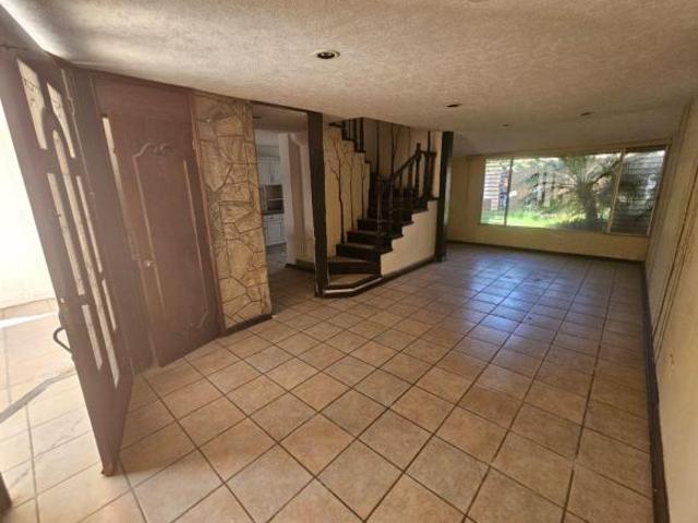 Vendo amplia y cómoda casa en privada con amplio jardín zona centro Celaya