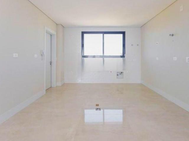 Vendo Apartamento com 200 m² e 3 quartos à venda em Alto da Glória