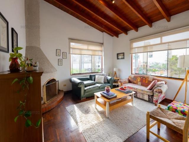 Vendo Bello Departamento Flat en Calle Las Moras N 1, Piso 3, Miraflores