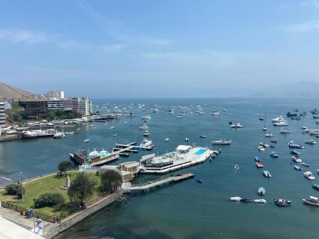 Vendo Bello Departamento Flat en Malecón San Martín N 2, Piso 9, Ancón