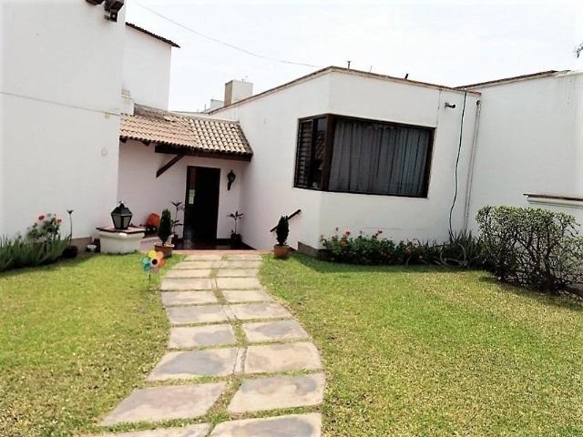 Vendo Bonita Casa en Calle Batallón Tarma N2, Chacarilla, Surco