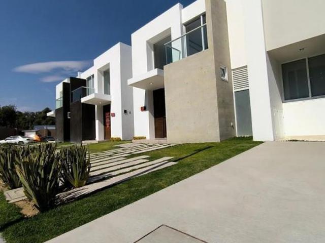 VENDO CASA NUEVA CON JARDIN EN FRACCIONAMIENTO, LOMAS 3, KASSIA PUEBLA