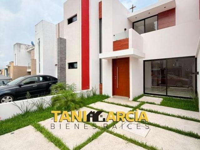 Vendo Casa Nueva y con excelente iluminación en Fraccionamiento Privado en Fortín
