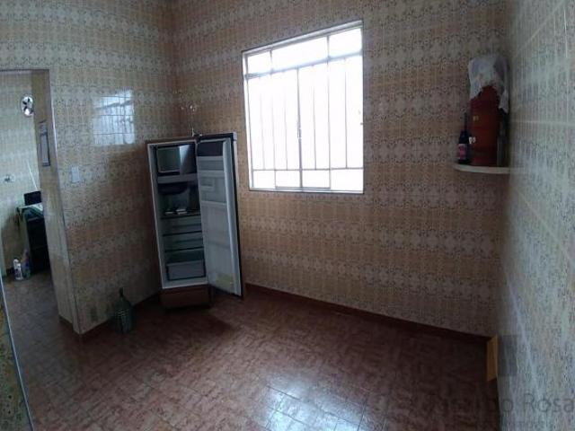 Vendo casa na região central da cidade ideal para aplicação comercial