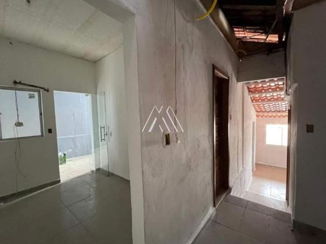 Vendo casa ampla no Santanense Itaúna/Mg!