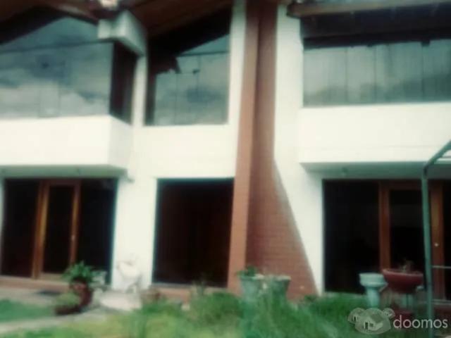 VENDO CASA AMPLIA C/ PROYECC. COMERCIAL CERCADO CUSCO