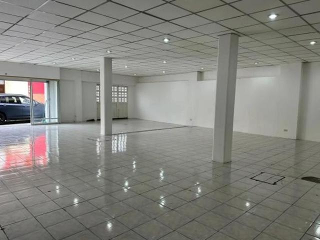 VENDO CASA AMPLIA EN EL CENTRO CERCA DE LOS LAGOS