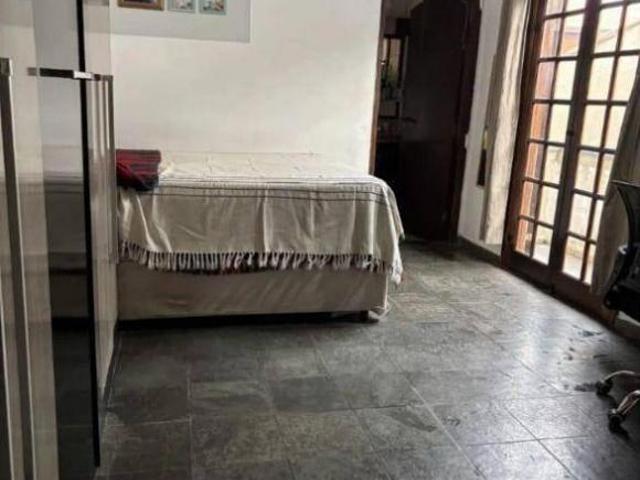 Vendo casa Assobradada bem conservada excelente localização, do Bosque dos Eucaliptos, junto a áre