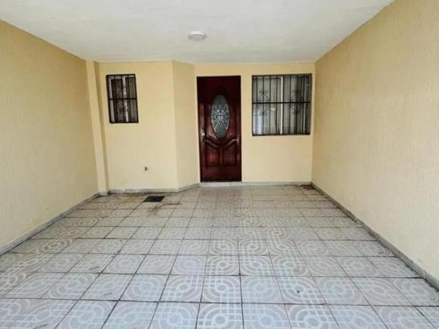 VENDO CASA CERCA DE AVENIDAS, DIVERPLAZA ENTRE OTRAS