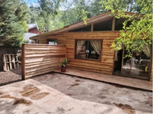 VENDO CASA CERCANO A PLAYA BLANCA DE LAGO CABURGUA PUCÓN