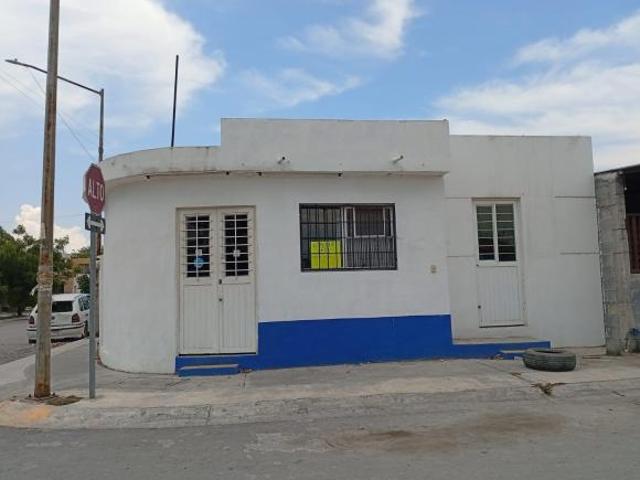 VENDO CASA COL BOSQUES DE LOS NOGALES EN SALINAS VICTORIA NL EN ESQUINA 5 CUARTO