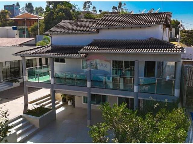 Vendo Casa com 5 quartos e lazer completo no Riacho fundo