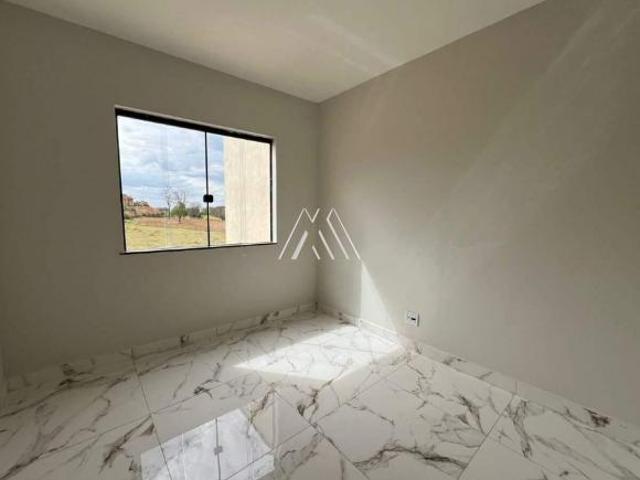 Vendo casa com 03 quartos e 01 suíte no Aeroporto Itaúna/Mg!
