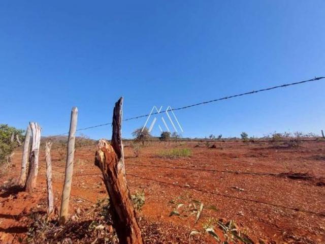 Vendo casa com 03 quartos em Itatiaiuçu com terreno 48 hectares excelente localização