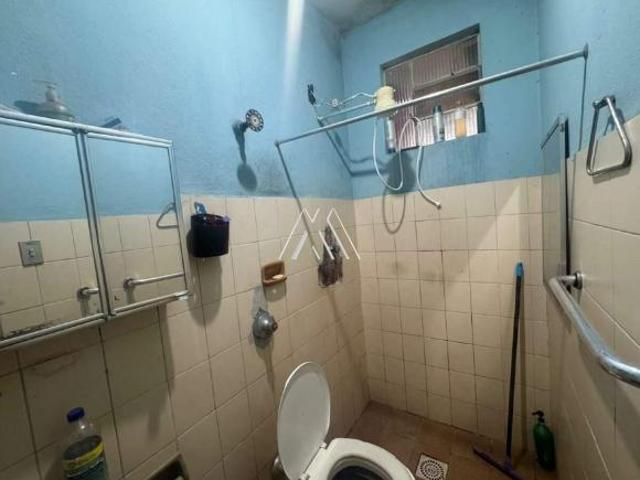 Vendo casa com 02 quartos no bairro das Graças Itaúna/Mg!