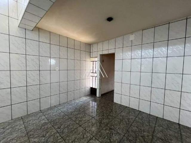 Vendo casa com 02 quartos no Santanense Itaúna/Mg!