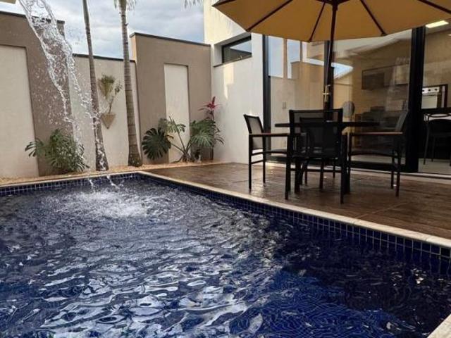 VENDO CASA COM 04 SUITES EM CONDOMINIO – PIRASSUNUNGA