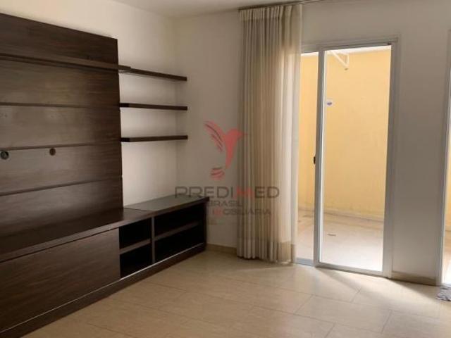 Vendo casa com 200 mts2, 4 Quartos 2 Suites em condomínio fechado no Morum.