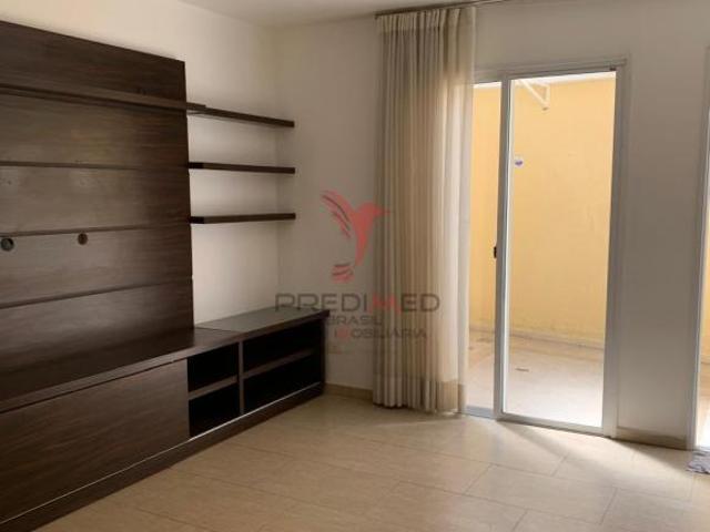 Vendo casa com 200 mts2, 4 Quartos 2 Suites em condomínio fechado no Morum.