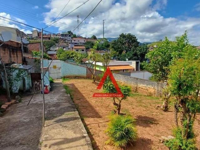 Vendo casa com 2 quartos, amplo quintal, no bairro Santa Luzia em Itajubá MG