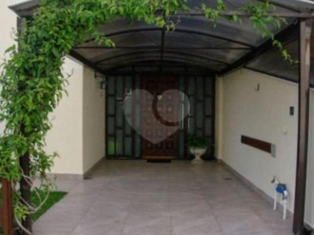 Vendo Casa com 3 Quartos, 160 m² à Venda em Juvevê