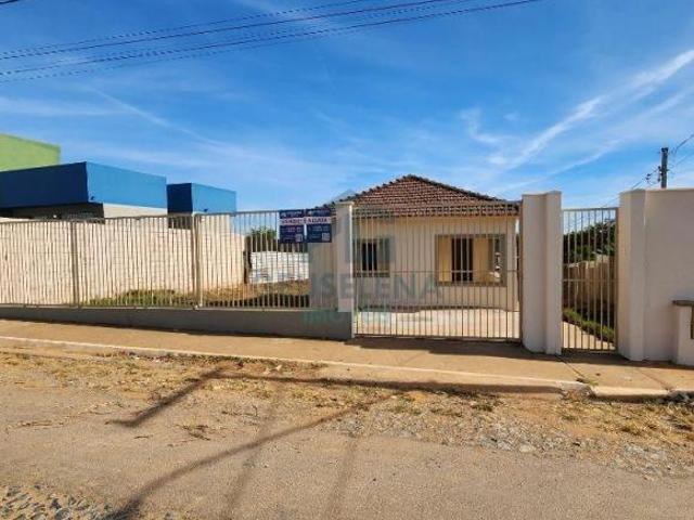 VENDO CASA COM MEGA QUINTAL NA ENTRADA DA CIDADE!