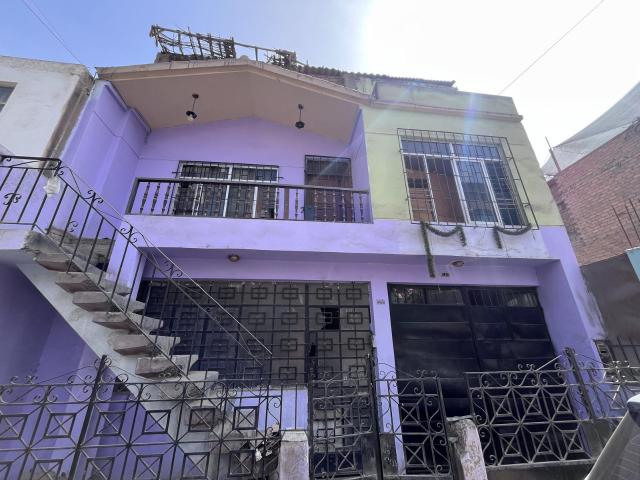 Vendo Casa como Terreno de 160m2 cerca a la Av. Belaunde