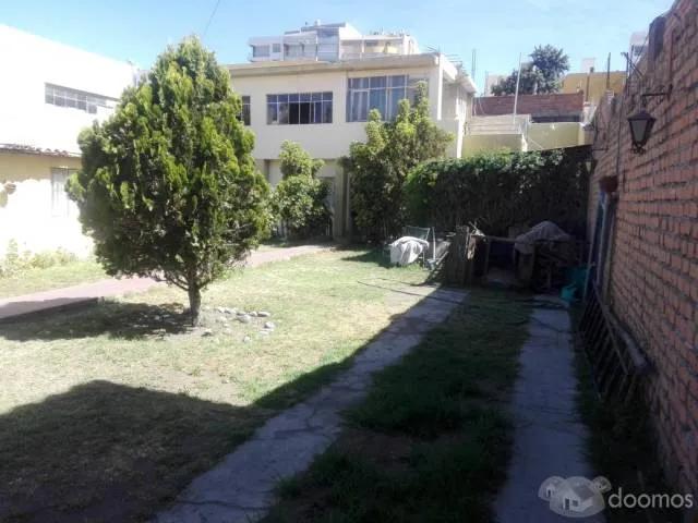 VENDO CASA COMO TERRENO EN YANAHUARA AREQUIPA