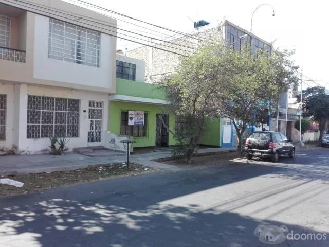 Vendo Casa Comercial de 2 Pisos en Ica en muy buena zona