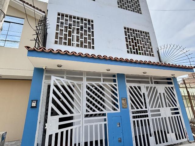 Vendo casa comercial de 3 pisos cerca a essalud