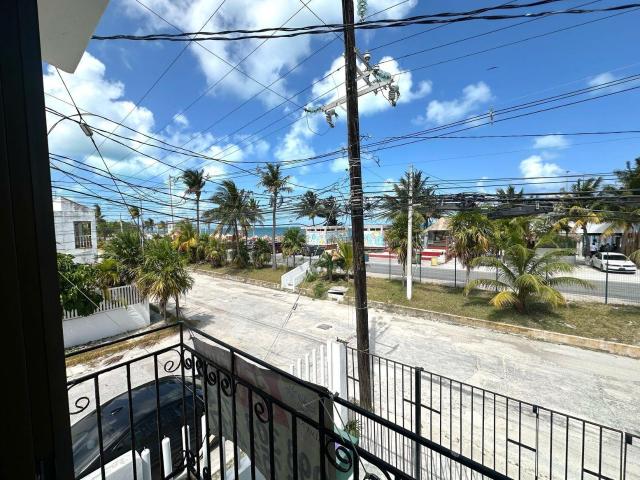 Vendo Casa con vista al mar de Puerto Ju?rez Residencia Villas Playa Blanca de 3 Rec en Esquina