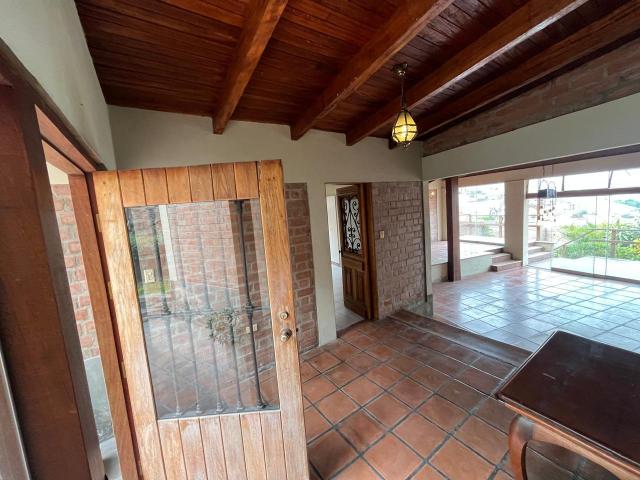 VENDO CASA CON VISTA LA CIUDAD DE 500 MT EN CASUARINAS SANTIAGO DE SURCO