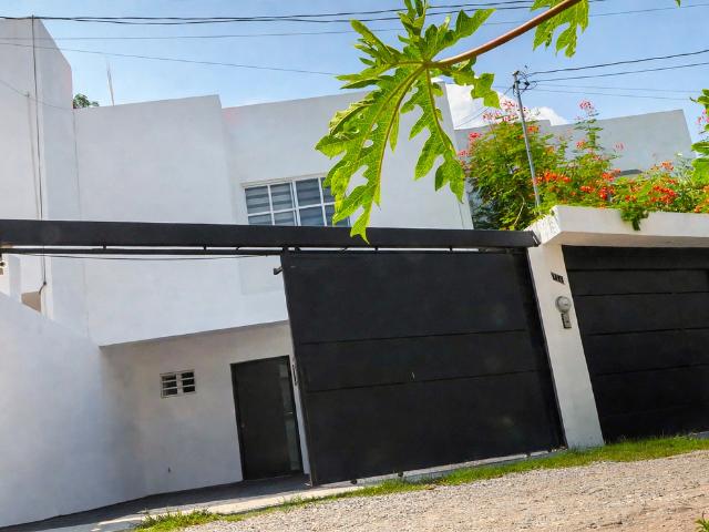 VENDO CASA CON ALBERCA EN TERAN