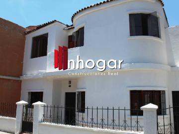 Vendo Casa con Muy Buena Ubicación, a Tan Solo Una Cuadra de La Av La Marina