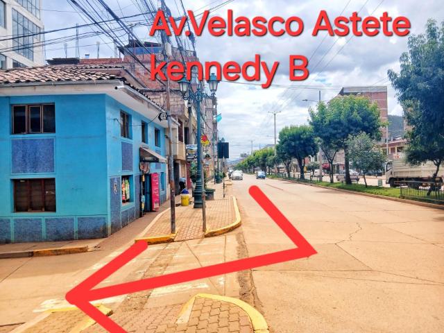 VENDO CASA DE ADOBE EN AV.VELASCO ASTETE KENNEDY B