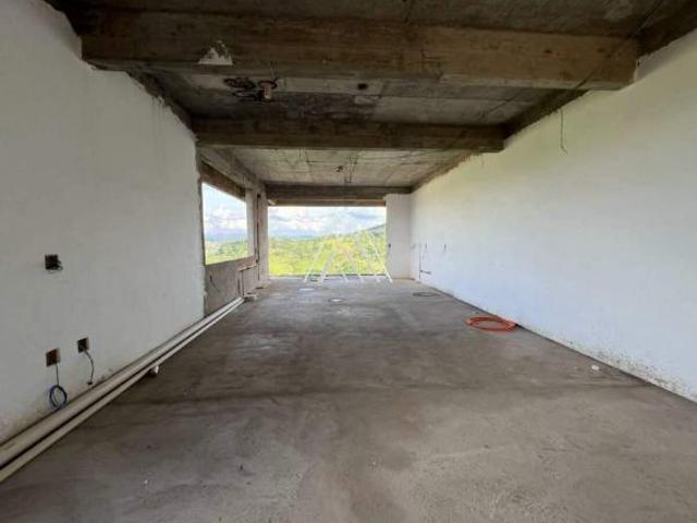 Vendo casa de alto padrão em construção no Condomínio Mirante Lago Sul Itaúna/Mg!