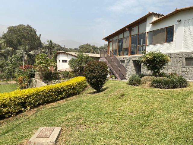 Vendo Casa de Campo en Condominio Frente a Parque Avenida Los Incas, Huampani, Chosica