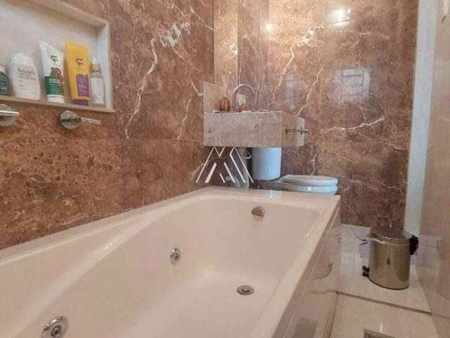 Vendo casa de dois pavimentos em Itaúna em excelente localização!