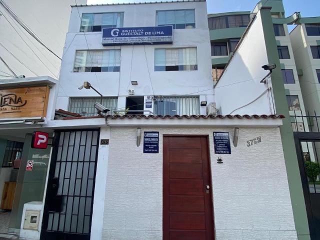 Vendo casa de tres pisos Av. Brasil