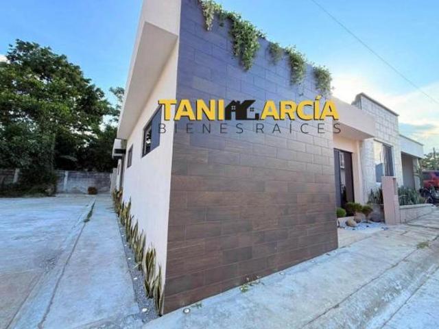 Vendo casa de un nivel en Fortín, esquina, fraccionamiento privado