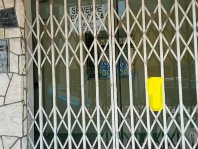 VENDO CASA DE 04 PISOS CON LOCAL PARA NEGOCIO EN EL 1ER PISO CON PUERTA A LA AVENIDA PRINCIPAL