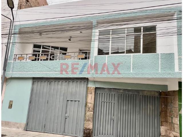 Vendo Casa De 169 M² En El Agustino: 4 Dormitorios, Estudio Y Cerca Al Municipio