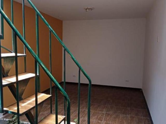 Vendo Casa de 2 pisos en La Alameda de Trujillo II etapa