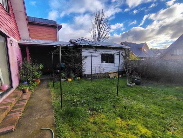 Vendo casa de 2 pisos en sector El Bosque 1815 | dormitorios por 6200.00 en Valdivia