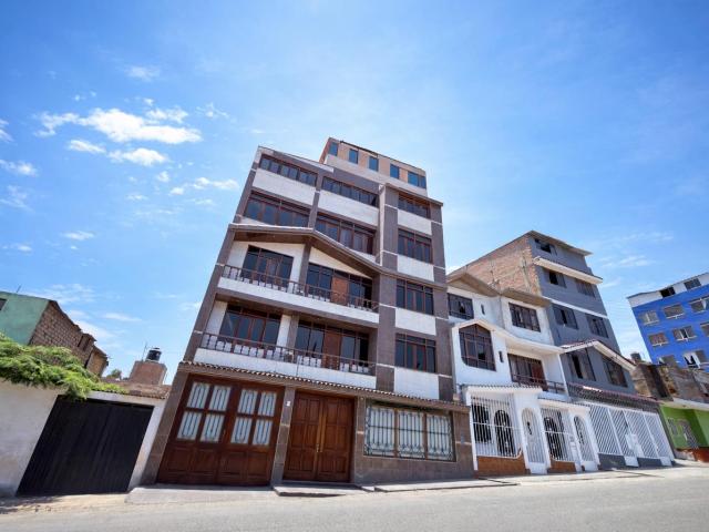 VENDO CASA DE 5 PISOS. JIRON GRAU 365 COMAS