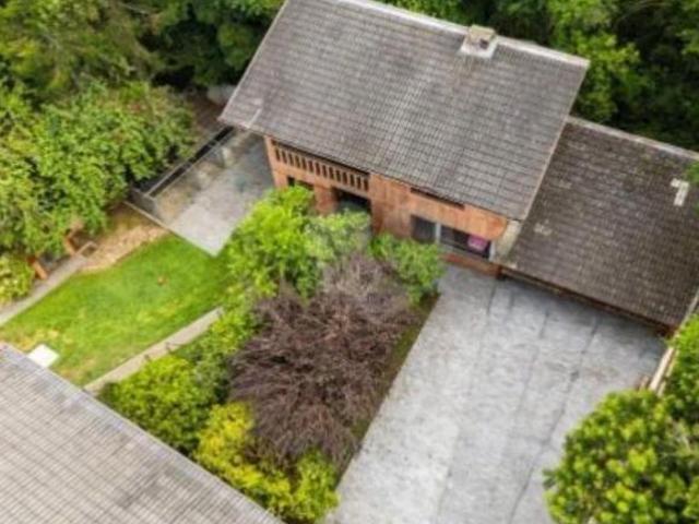 Vendo Casa de 974 m² com 4 quartos à venda em Mossunguê