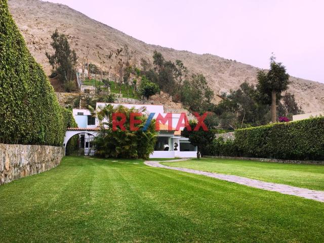 Vendo Casa Exclusiva En Urb.La Planicie El Refugio La Molina