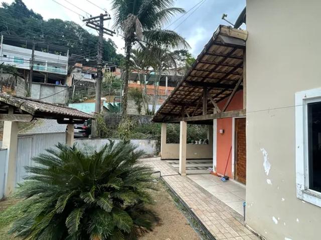Vendo casa em cachoeira de macacu